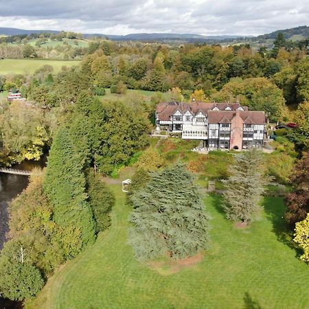 ビルス・ウェールズ Caer Beris Manor By Group Retreatsヴィラ エクステリア 写真